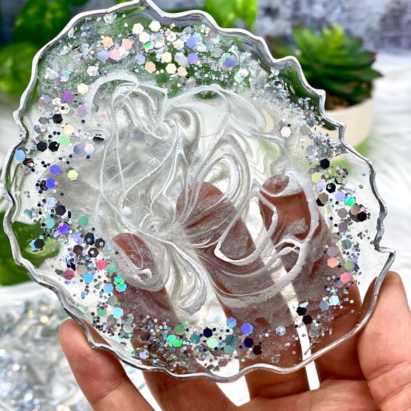 Set of Silver coasters Resin Geode Modern coasters and Silver glitter - Picture 5 of 7